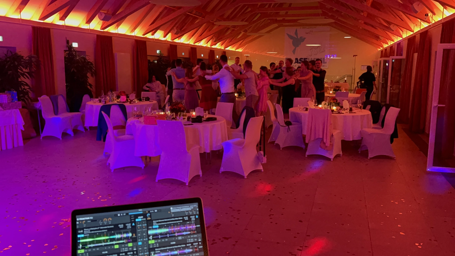 Party von PT Motion