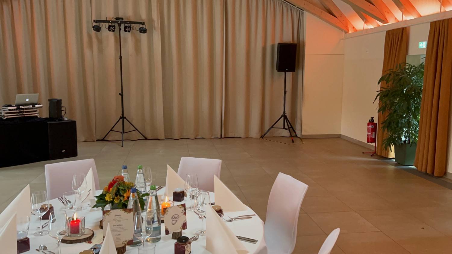 Musik-DJ-Setup von PT Motion
