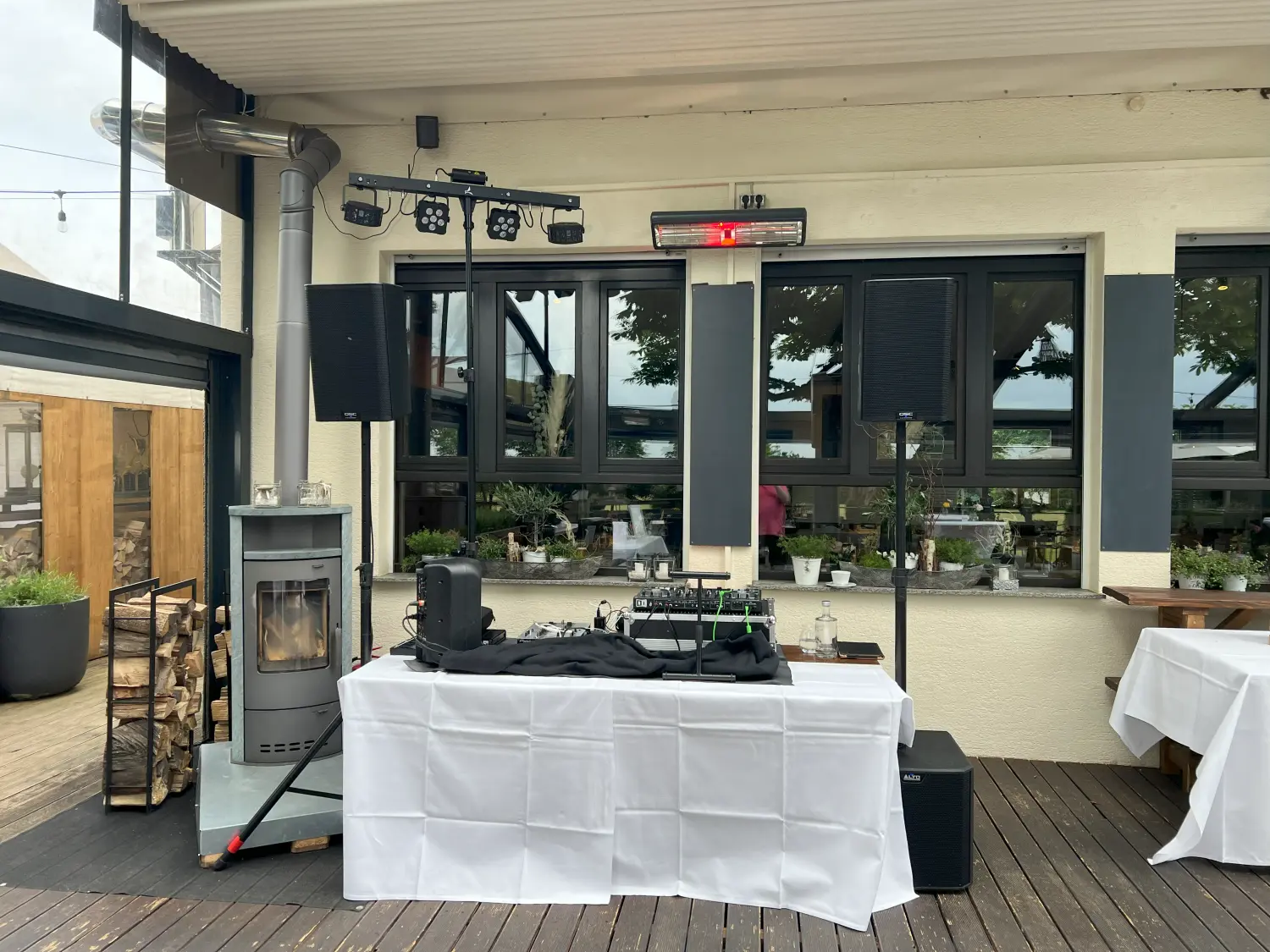 Musik-DJ-Setup von PT Motion