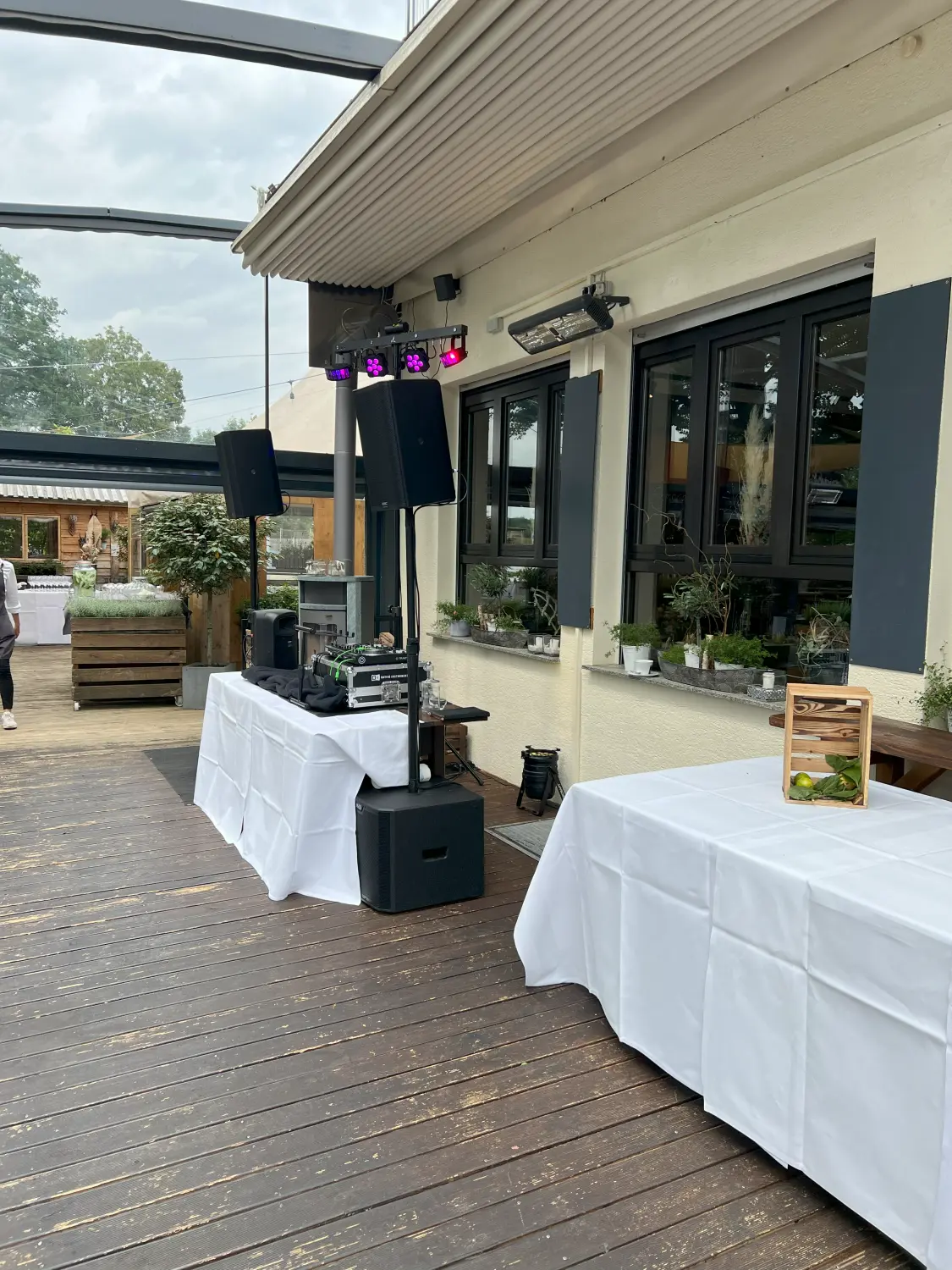 Musik-DJ-Setup von PT Motion