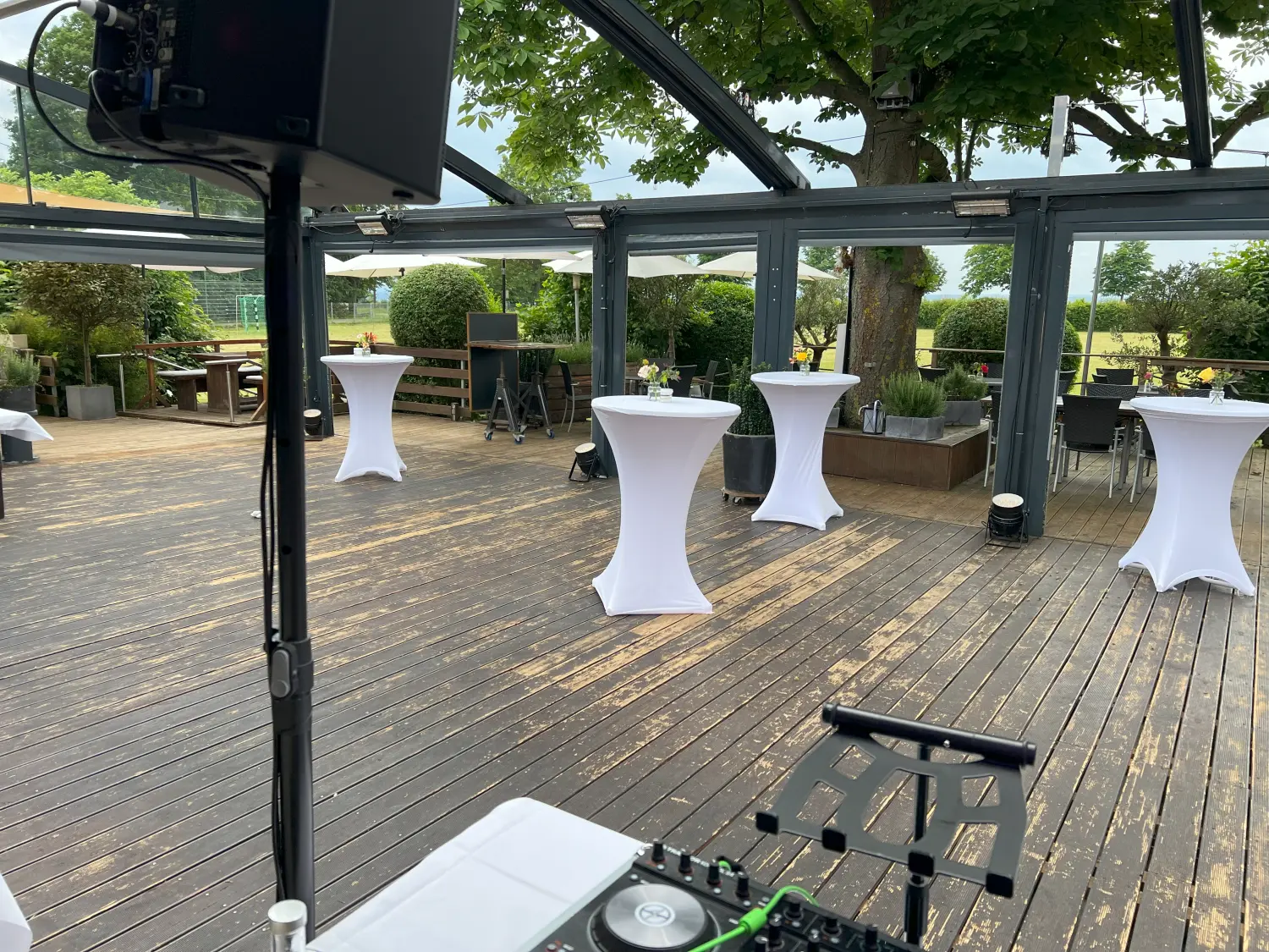 Musik-DJ-Setup von PT Motion